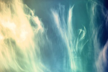 Bulutlu gökyüzü manzarası Pastel renkler