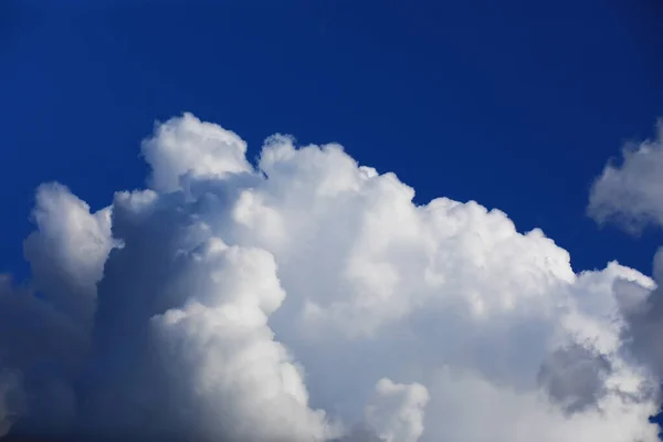 Awan Tinggi Langit Musim Panas Latar Langit Pengamatan Meteorologi Langit — Stok Foto