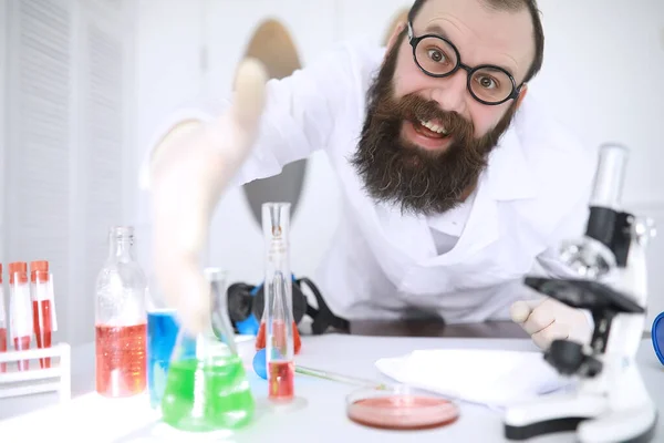 Químico Maluco Cientista Louco Realiza Experimentos Laboratório Científico Realiza Pesquisas — Fotografia de Stock