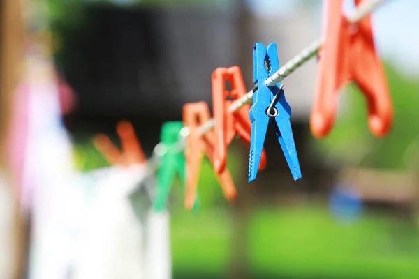 Spille Stoffa Una Clothesline Estate Vestiti Asciutti Fuori Vestiti Corda — Foto Stock