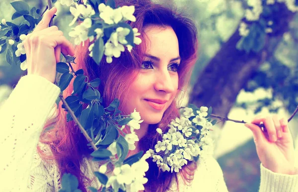 park şube ağaç çiçek kadınlarda