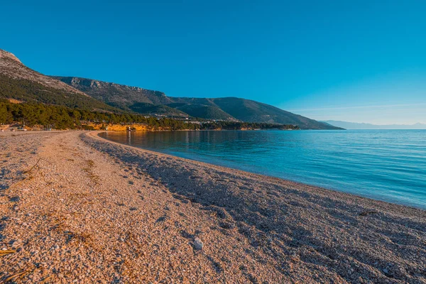 クロアチアのブラック島でZlatniラットケープの朝の景色 クロアチアの海岸で有名な魔法のような美しい半島 美しい石の上で閉じる — ストック写真