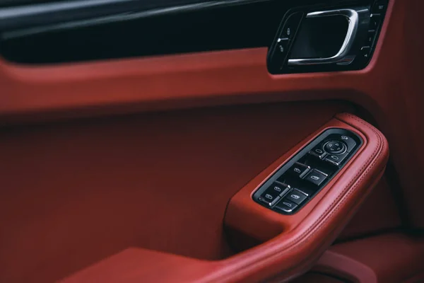 Interno Una Porta Del Conducente Auto Comandi Visibili Funzionamento Specchi — Foto Stock