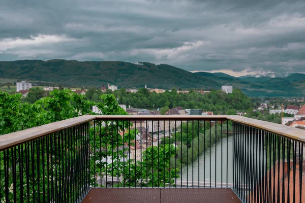 Aussichtsplattform Der Stadt Steyr Mit Blick Vom Burgberg Hinunter Saftiges — Stockfoto