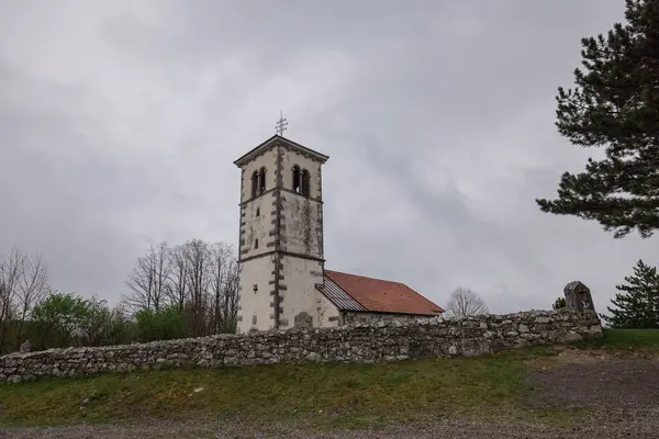 Church Silentabor Small Hill Pivka Slovenia Cloudy Rainy Day Istrian — Stockfoto