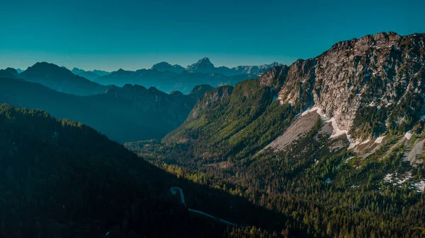 Vista Drone Vale Manhã Pontebba Perto Nassfeld Áustria Lindo Lago — Fotografia de Stock