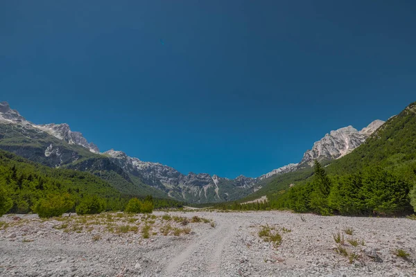 Hiking Path Dry Riverbed Leading Valbona Valley Theth Popular Hiking — Φωτογραφία Αρχείου