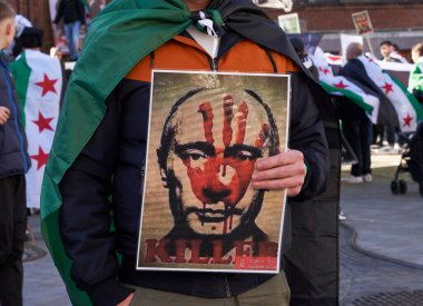  Vejle, Danimarka, 19 Mart 2022: Putin ve Beşar Esad 'a karşı Suriye Gösterisi                                