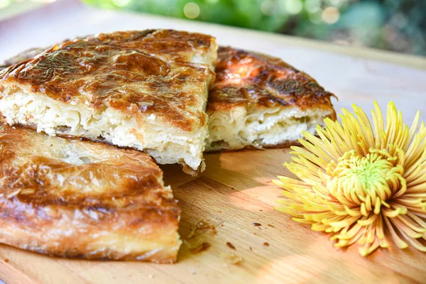 Tranches Décorées Tarte Desserts Sur Planche Bois Assiette — Photo