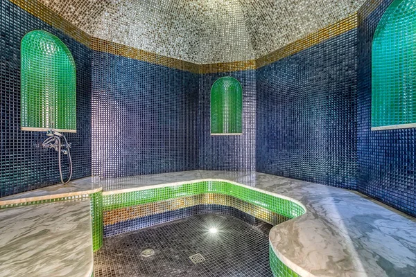 Colorful Classical Turkish Bath Hamam Decorated Oriental Style — стоковое фото