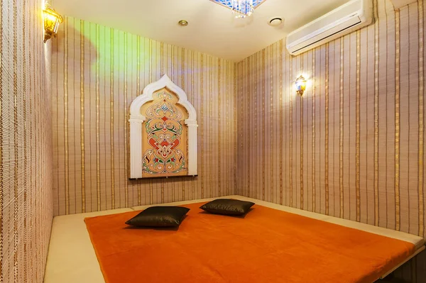 Una Sala Relax Nel Centro Benessere Con Ornamenti Orientali Ampio — Foto Stock