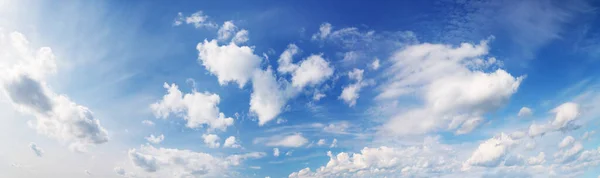 Panoramic View Cloudy Sky Spring Beautiful Background — Stock Photo, Image