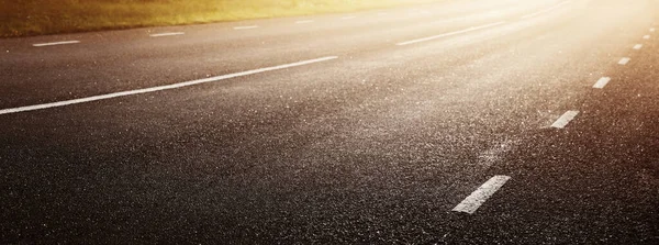 Black Asphalt Road White Dividing Lines Highway Early Morning — Fotografia de Stock