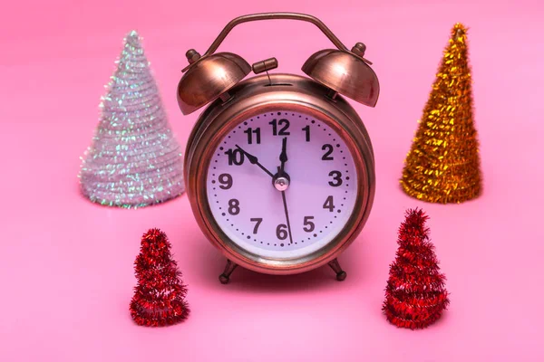 Christmas New Years Minimal Concept Alarm Clock Multicolored Christmas Trees — Stock Photo, Image