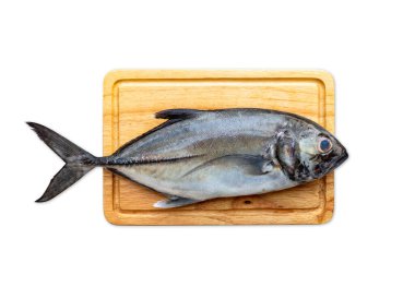 Taze Çiğ Dev Balık Kesme Tahtasında Düz Yerde