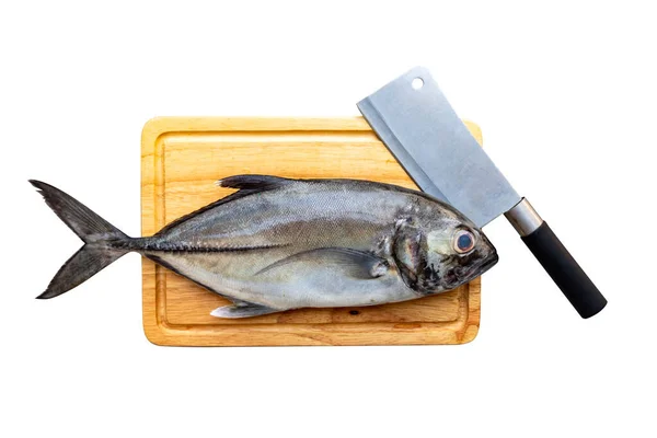 Fresh Raw Giant Trevally Fish Cutting Board Flat Lay — Foto Stock