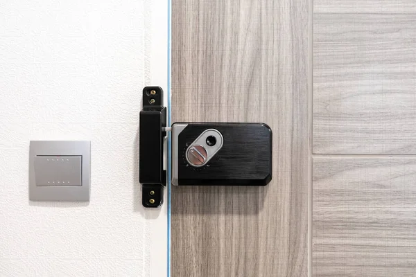 the door digital and access control in a condo