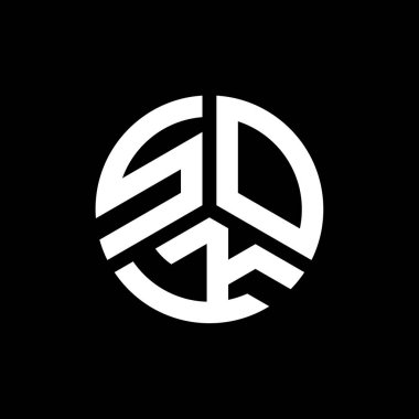 Siyah arka planda SOK harf logosu tasarımı. SOK yaratıcı harflerin baş harfleri logo kavramı. SOK harf tasarımı.