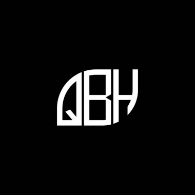QBH 'nin siyah arkaplan üzerine harf logosu tasarımı. QBH yaratıcı harflerin baş harfleri logo kavramı. QBH vektör tasarımı..