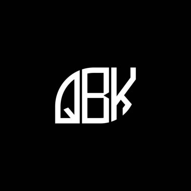 Siyah arkaplan üzerine QBK harf logosu tasarımı. QBK yaratıcı harflerin baş harfleri logo kavramı. QBK vektör harf tasarımı..