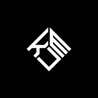 Siyah arkaplanda KUM harf logosu tasarımı. KUM yaratıcı harflerin baş harfleri logo kavramı. KUM harf tasarımı.