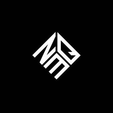 Siyah arka planda NMQ harfi logo tasarımı. NMQ yaratıcı harflerin baş harfleri logo kavramı. NMQ harf tasarımı.