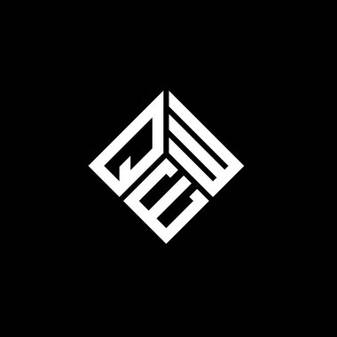 Siyah arkaplanda QEW harf logosu tasarımı. QEW yaratıcı harflerin baş harfleri logo kavramı. QEW harf tasarımı.