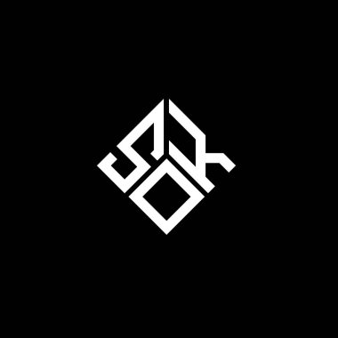 Siyah arka planda SOK harf logosu tasarımı. SOK yaratıcı harflerin baş harfleri logo kavramı. SOK harf tasarımı.