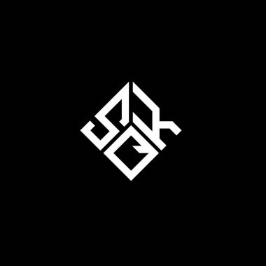 Siyah arkaplan üzerine SQK harf logosu tasarımı. SQK yaratıcı harflerin baş harfleri logo kavramı. SQK harf tasarımı.