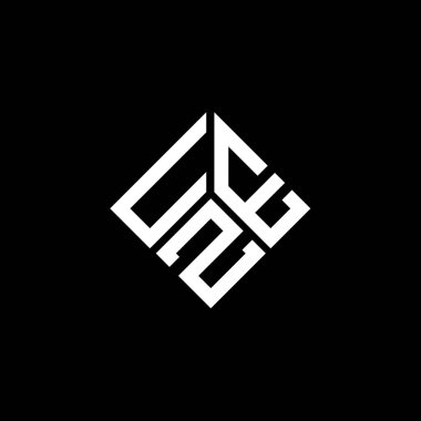 Siyah arka planda UZE harf logosu tasarımı. UZE yaratıcı harf logosu konsepti. UZE harf tasarımı.