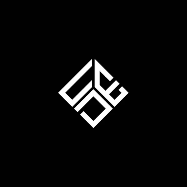 黒い背景にUdeの文字のロゴデザイン Ude創造的なイニシャルの手紙のロゴコンセプト Udeレターデザイン — ストックベクタ