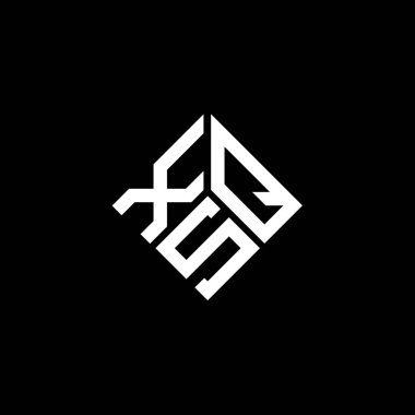 Siyah arka planda XSQ harfi logo tasarımı. XSQ yaratıcı harf logosu konsepti. XSQ harf tasarımı.