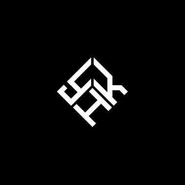 Siyah arka planda YHK harf logosu tasarımı. YHK yaratıcı harflerin baş harfleri logo kavramı. YHK harf tasarımı.