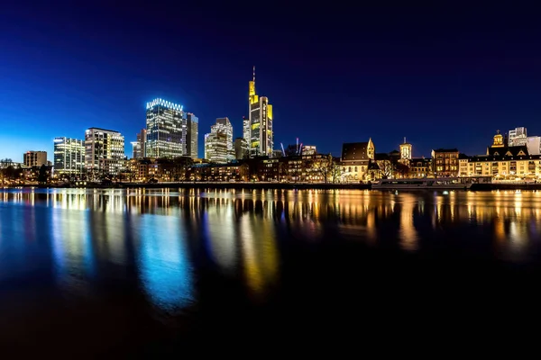 Skyline Frankfurt Main Night Cold Day Winter Colorful Reflections Water — Stock Photo, Image
