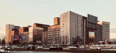 Moskova 'nın panoramik manzarası. Tarihi binalar ve uluslararası iş merkezi. 