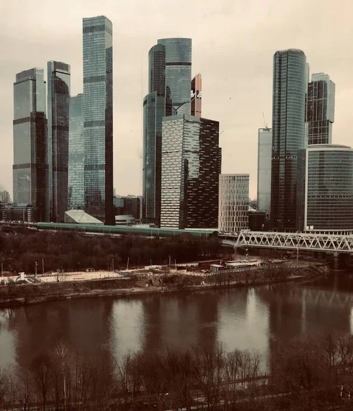 莫斯科的全景 历史建筑和国际商务中心 — 图库照片