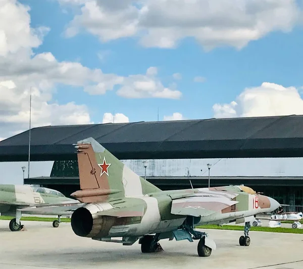 Moskova manzarası. Tarihi binalar ve uluslararası iş merkezi. 