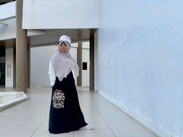 Portrait Teenage Asian Girl Wearing Hijab Hat — Stock Fotó