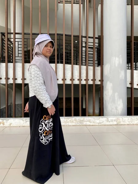 Portrait Teenage Asian Girl Wearing Hijab Hat — Stock Fotó