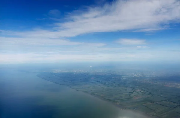 Vista Aérea Sobrevoando Costa Tailândia Mar Andamão Paisagem Marinha Verde — Fotografia de Stock