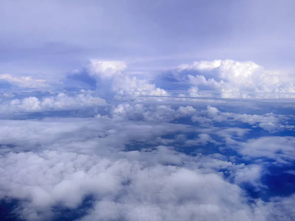 Vista Aérea Paisagem Nublada Tranquila Céu Azul Com Paisagem Chão — Fotografia de Stock