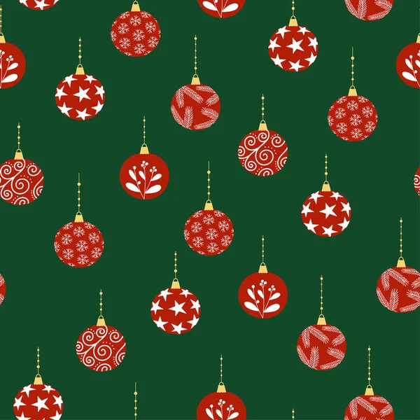 Απρόσκοπτη μοτίβο του κόκκινου διακοσμημένα μπάλες Χριστούγεννα σε πράσινο φόντο. Φόντο για εορταστικό σχεδιασμό χειμώνα. — Διανυσματικό Αρχείο