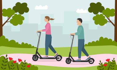 Erkek ve kadın parkta scooter kullanıyor. Aktif yaşam tarzı, açık hava aktiviteleri kavramı