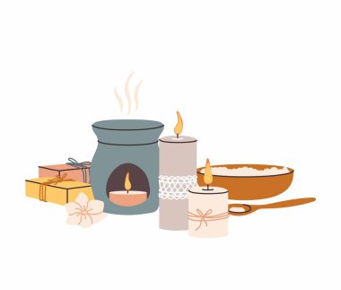 Temel yağlı aromaterapi aksesuarlarıyla kompozisyon. Mumlar, aroma lambası, doğal sabun, deniz tuzu, aromatik çiçek.. 