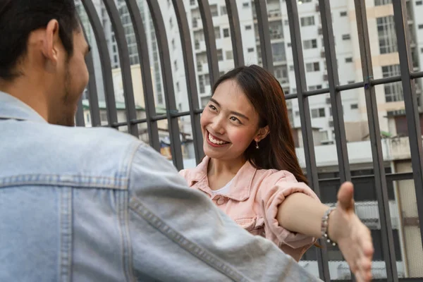 Happy Young Asian Couple Man Woman Embrace Welcome Back Home — Fotografia de Stock