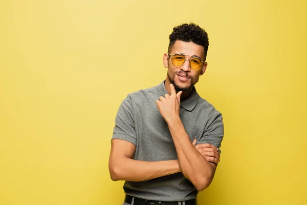 Pensive African American Man Sunglasses Isolated Yellow — Stock Photo, Image