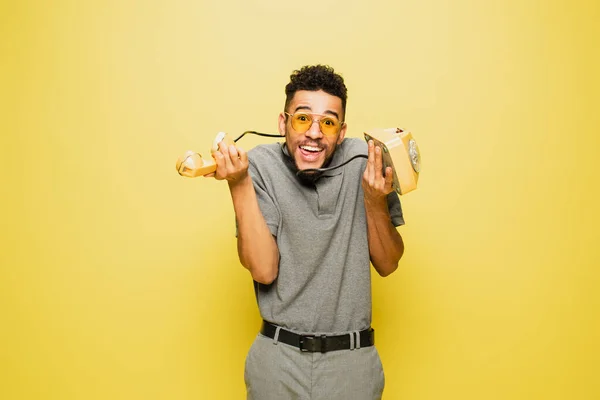 Confused African American Man Sunglasses Grey Tennis Shirt Holding Retro — Stock Photo, Image