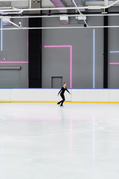 Full Length Figure Skater Black Bodysuit Skating Professional Ice Arena — Stock Photo, Image