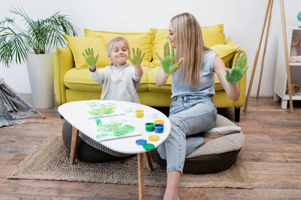 Happy Child Mother Showing Hands Paint Home — Stockfoto