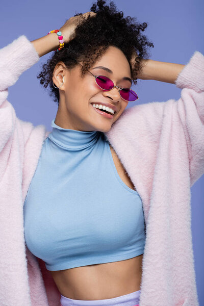 Smiling African American Woman Stylish Sunglasses Isolated Purple — Stock Photo, Image